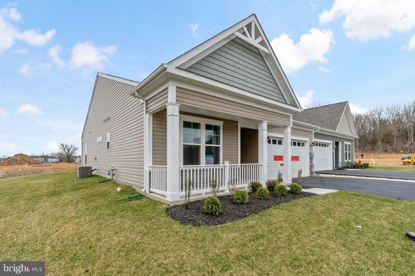 Attached, Exterior, Facade, Cape Cod