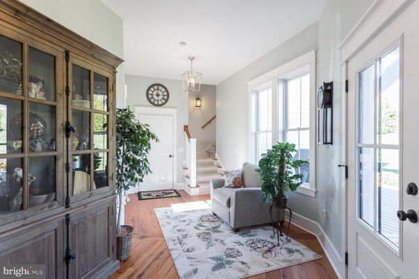 Interior, Pendant Lights, Wood Texture Flooring
