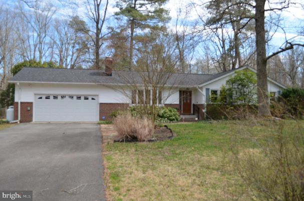 Attached, Exterior, Facade, Ranch