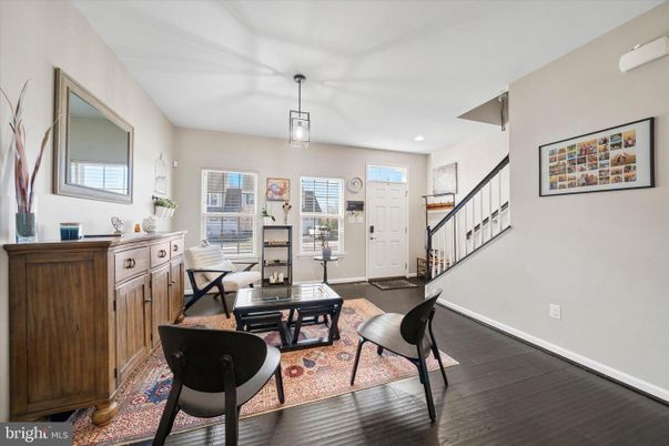Interior, Living room, Pendant Lights, Recessed Lighting, Wood Texture Flooring