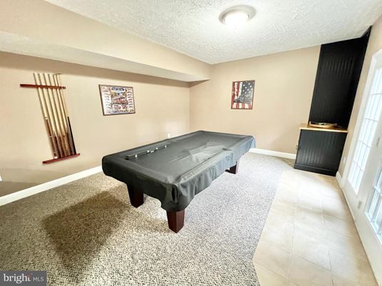Billiard Table, Game Room, Interior