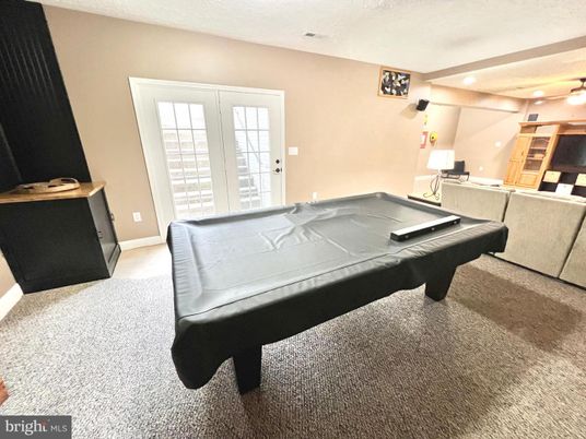Billiard Table, Game Room, Interior