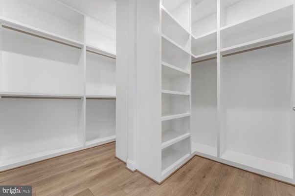 Interior, Walk-in Closets, Wood Texture Flooring