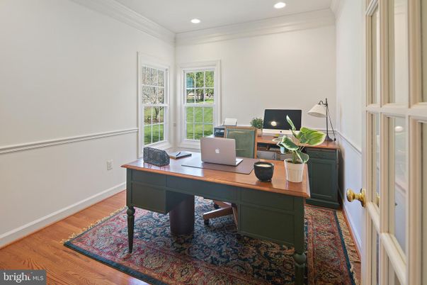 Home Office, Interior, Recessed Lighting, Wood Texture Flooring