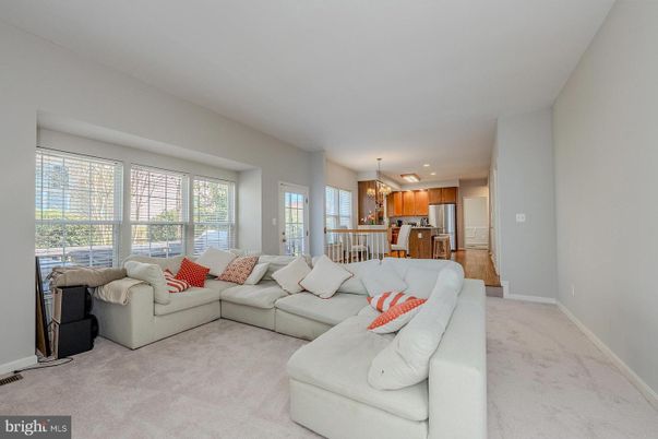 Interior, Kitchen, Living room, Pendant Lights, Stainless Steel Appliances