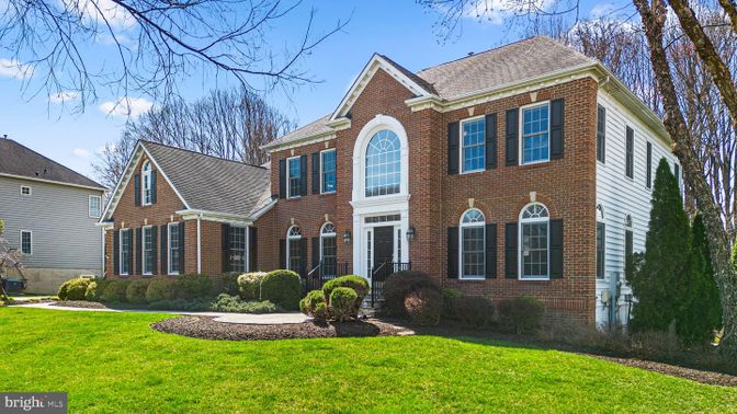Exterior, Facade, Brick Facade, Brick Traditional