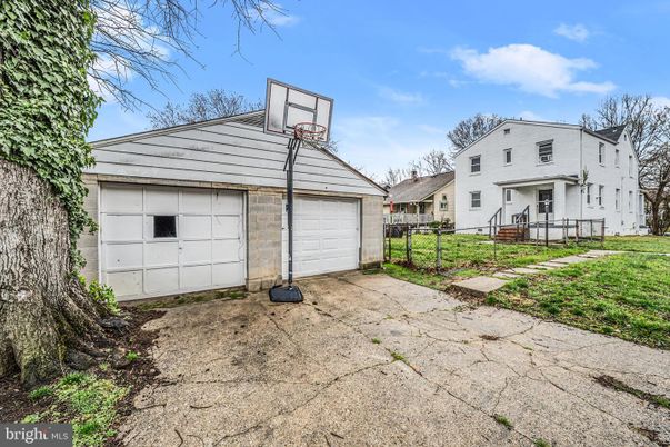 Detached Garage, Exterior