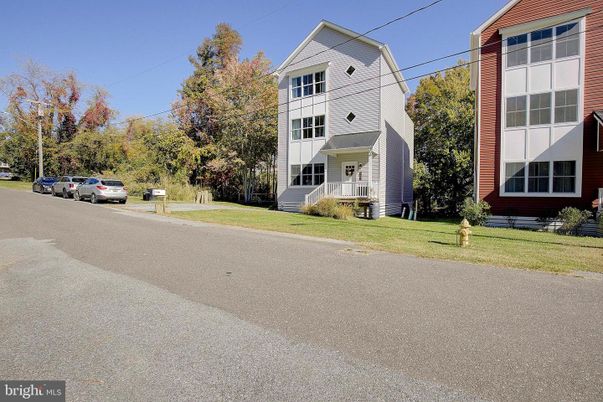Exterior, Facade, Rowhouse