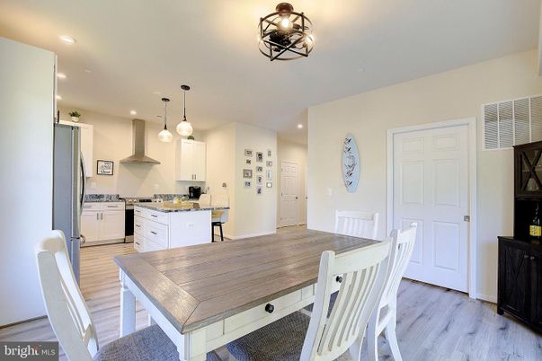 Dining room, Interior, Kitchen, Pendant Lights, Recessed Lighting, Wood Texture Flooring