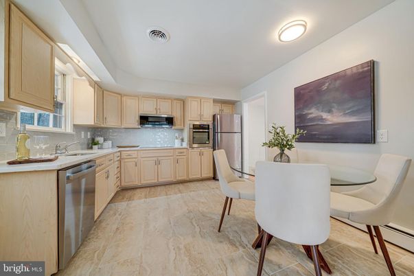 Dining room, Interior, Kitchen, Stainless Steel Appliances