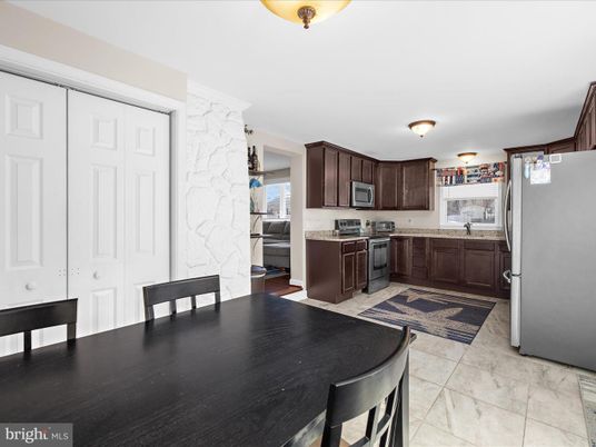Dining room, Interior, Kitchen, Stainless Steel Appliances