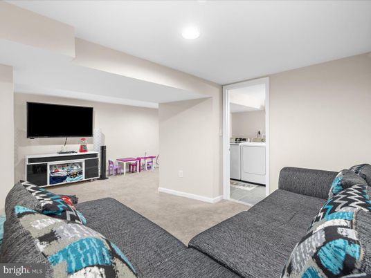 Bedroom, Interior, Recessed Lighting, Washer