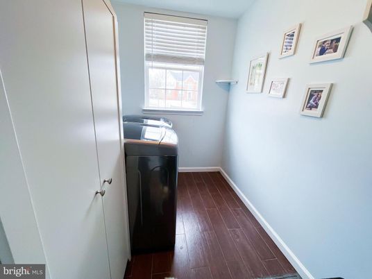 Interior, Washer, Wood Texture Flooring