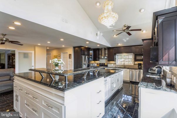 Chandelier, Interior, Kitchen, Marble, Recessed Lighting, Stainless Steel Appliances
