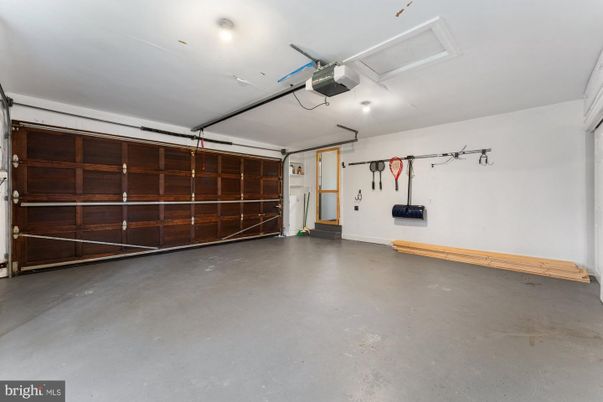 Garage, Interior