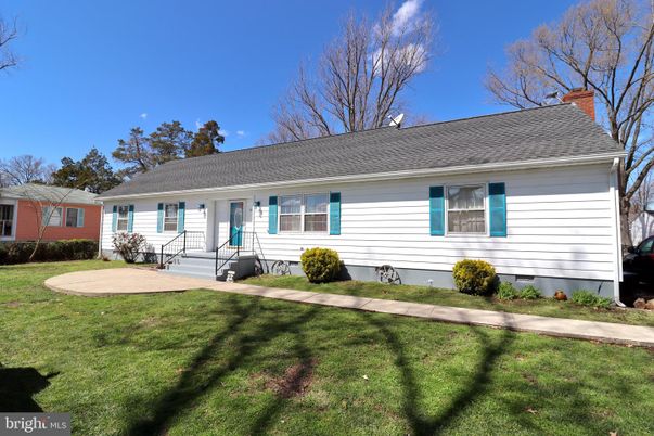 Exterior, Facade, Cape Cod