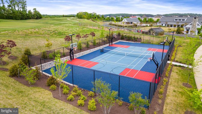 Exterior, Tennis Courts