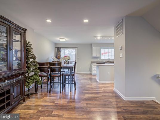 Dining room, Interior, Kitchen, Recessed Lighting, Wood Texture Flooring