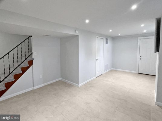 Empty room, Interior, Marble, Recessed Lighting