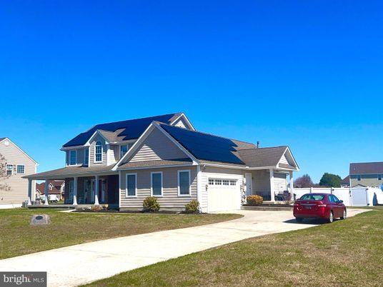 Attached, Exterior, Facade, Solar Panels, Cape Cod