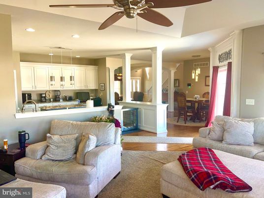 Dining room, Interior, Kitchen, Living room, Pendant Lights, Recessed Lighting, Wood Texture Flooring