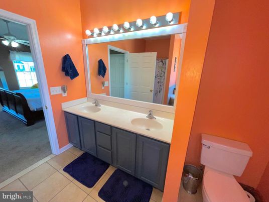 Bathroom, Dual Sink Vanities, Interior