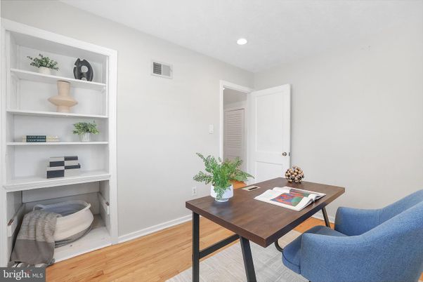 Home Office, Interior, Recessed Lighting, Wood Texture Flooring