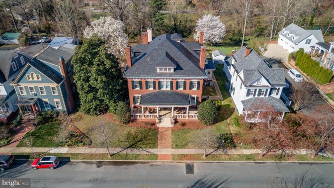 Exterior, Drone