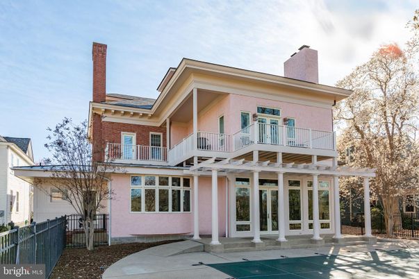Exterior, Facade, Solar Panels, American Foursquare