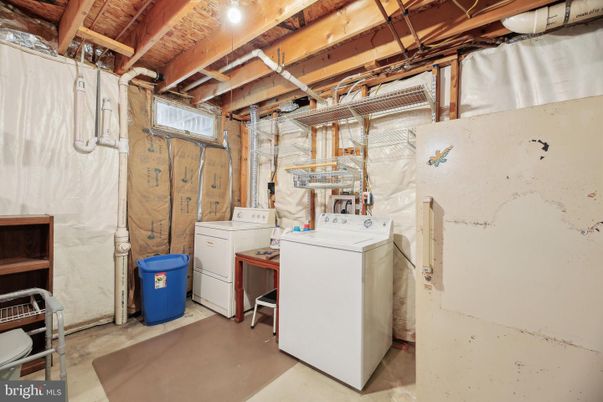 Interior, Washer, Wooden Beams, Wooden Ceilings