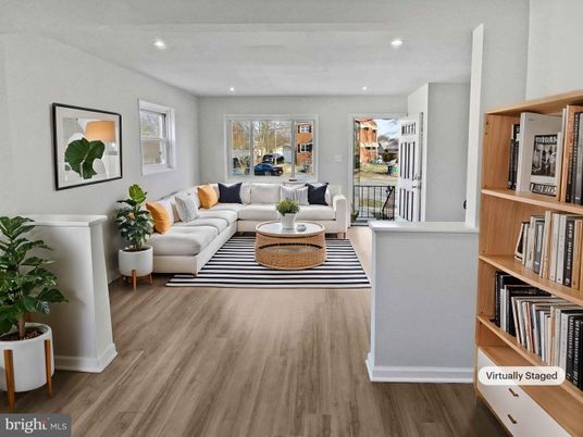 Interior, Living room, Recessed Lighting, Wood Texture Flooring