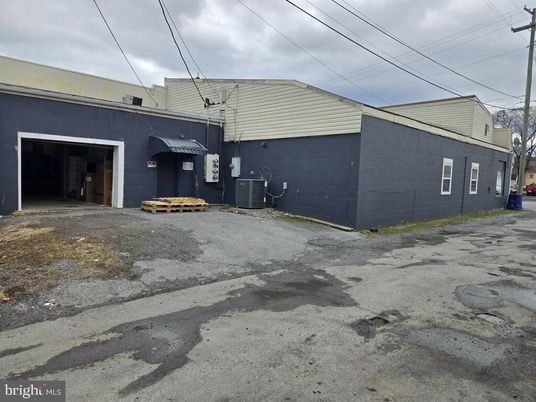 Detached Garage, Exterior