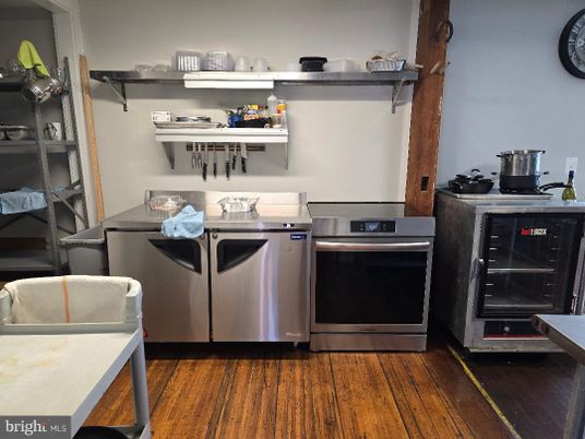 Interior, Kitchen, Stainless Steel Appliances, Wood Texture Flooring
