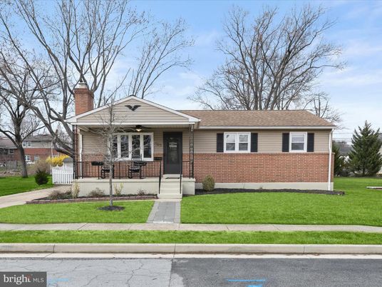 Exterior, Facade, Brick Facade, Split Level