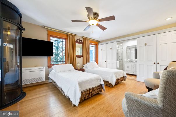 Bathroom, Bedroom, Interior, Recessed Lighting, Wood Texture Flooring