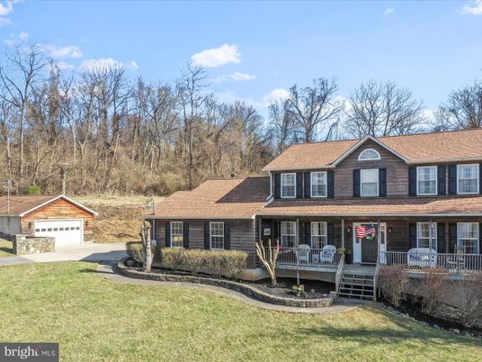 Backyard, Detached Garage, Exterior, Facade, Cape Cod