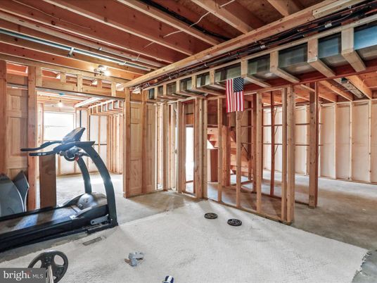 Fitness Equipment, Interior, Wooden Beams