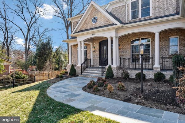 Exterior, Facade, Brick Facade, Queen Anne Victorian