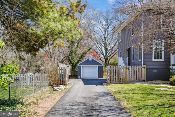 Detached Garage, Exterior