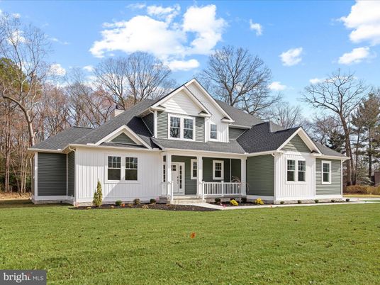 Exterior, Facade, Farmhouse