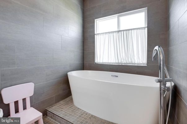 Bathroom, Free Standing Baths, Interior