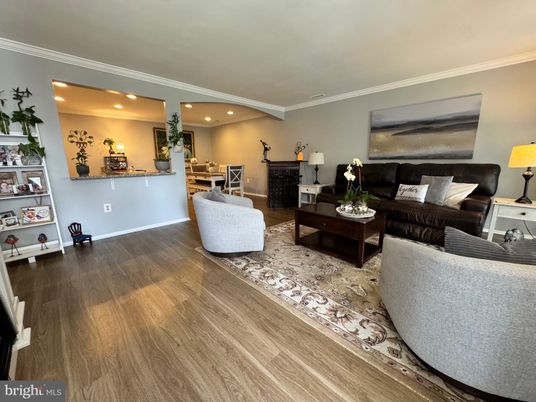 Dining room, Interior, Living room, Recessed Lighting, Wood Texture Flooring