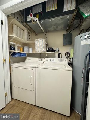 Interior, Utility Closets, Washer, Wood Texture Flooring