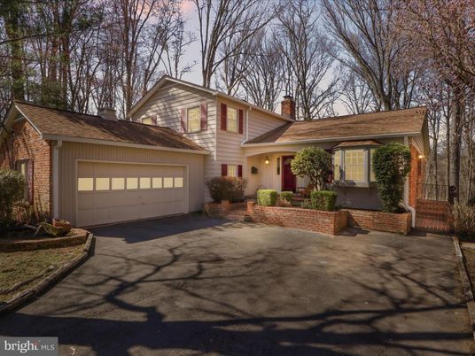 Attached, Exterior, Facade, Brick Facade, Split Level