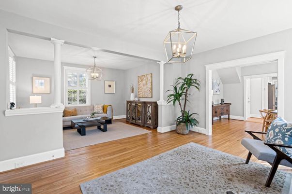 Interior, Pendant Lights, Wood Texture Flooring