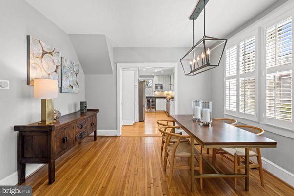 Dining room, Interior, Kitchen, Pendant Lights, Recessed Lighting, Wood Texture Flooring