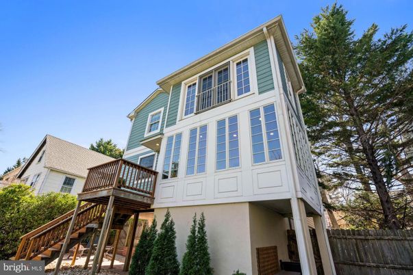 Exterior, Facade, None