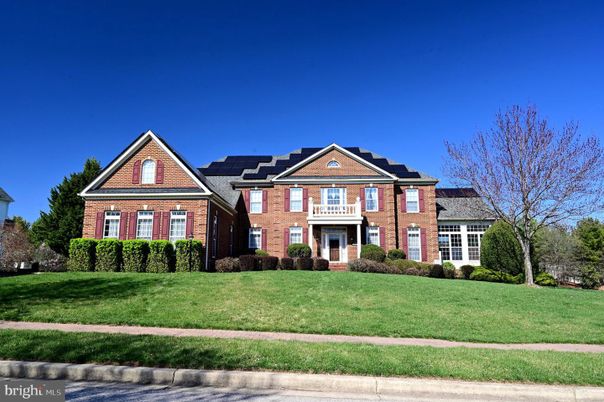 Exterior, Facade, Brick Facade, Georgian