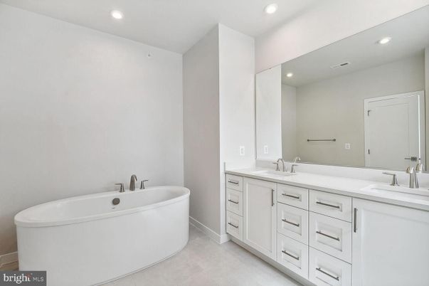 Bathroom, Dual Sink Vanities, Free Standing Baths, Interior, Recessed Lighting