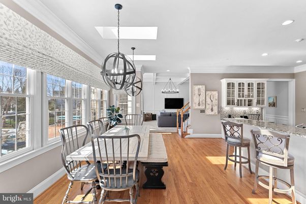 Chandelier, Dining room, Interior, Living room, Pendant Lights, Recessed Lighting, Wood Texture Flooring